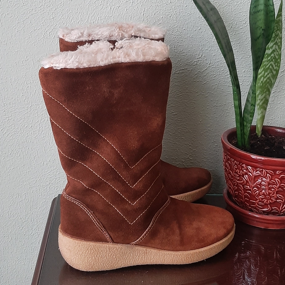 Vintage Brown Italian Suede Wedge Heeled Winter Boots w/ Sherpa Lining Size 6